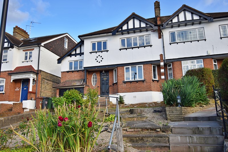 The Avenue, Highams Park, London. E4 9RB – SSTC