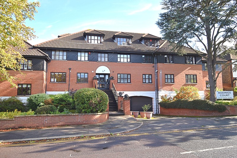 134 The Avenue, Highams Park, London. E4 9RP – Available